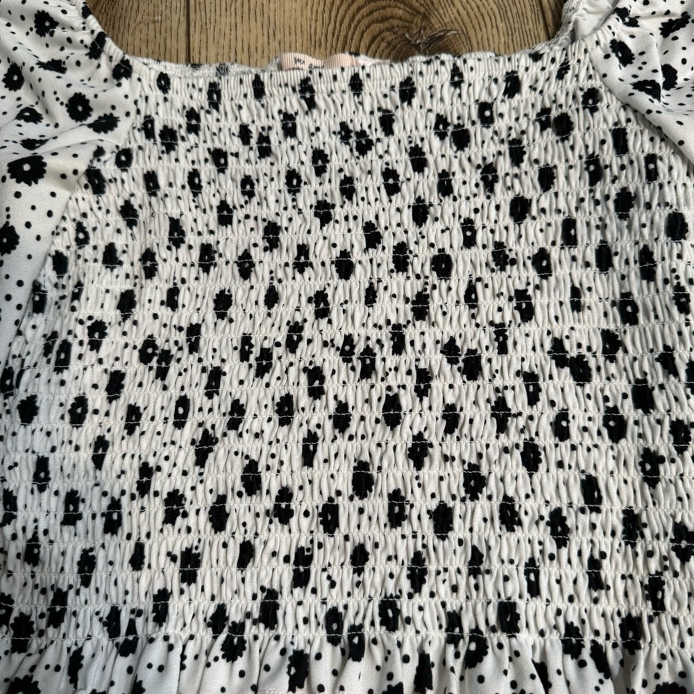 Mi Ami white polka dot flowered stretchy crop top with long sleeves, M. - Picture 3 of 9